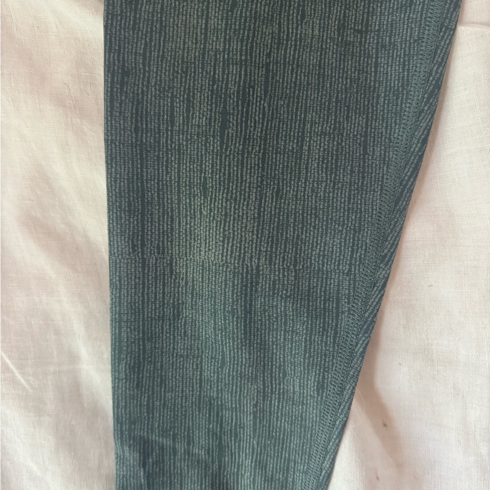 Lululemon leggings - Picture 2 of 4
